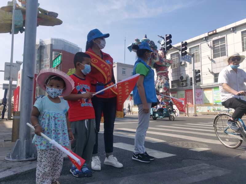 <strong>女人逼大机巴天天操毛片视频</strong>